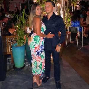 Meet your Posher, Daniela